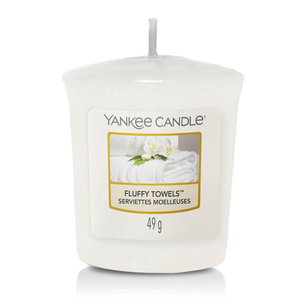 Yankee Candle Fluffy Towels Votive Candle Image 1