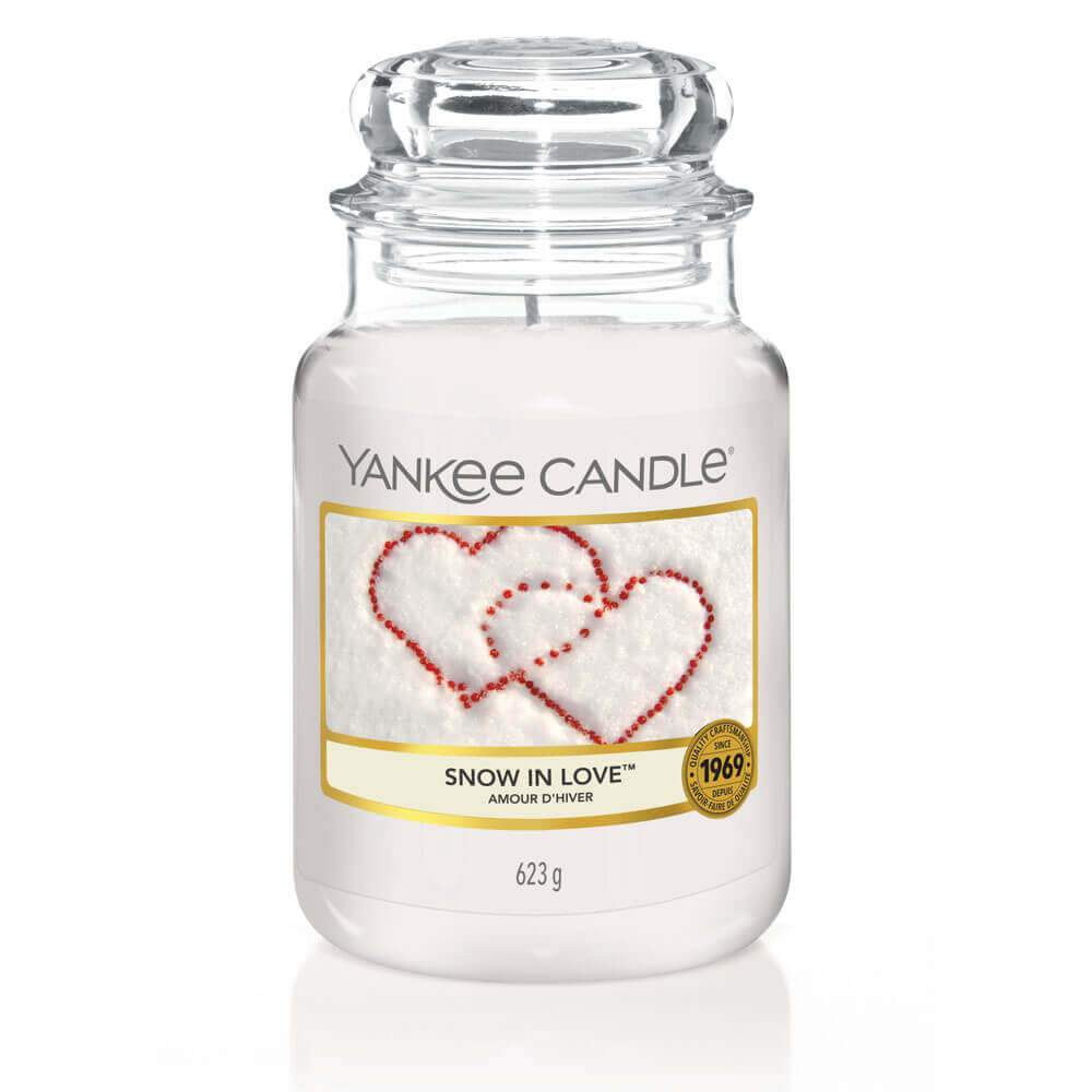 Rare Yankee candle snow in love candle in 2023  Yankee candle wax melts,  Yankee candle jars, Yankee candle vanilla
